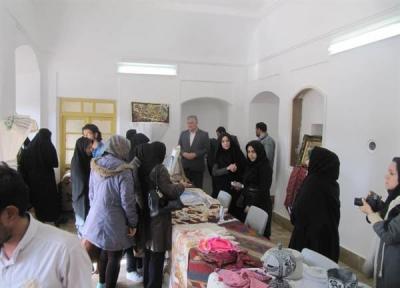 نمایشگاه تولیدات صنایع دستی در شهرستان رشتخوار برگزار گردید