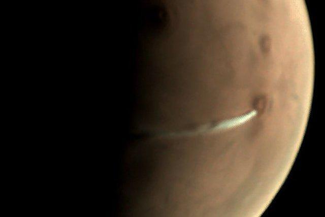 تصویر عجیب آژانس فضایی اروپا از ابرآتش فشان مریخ