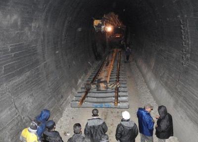 ادامه بازسازی خط ریلی بلاک قارون -بیشه با موفقیت انجام شد