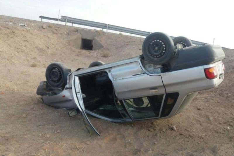 خبرنگاران واژگونی خودرو در محور نایین - اردستان 8 مصدوم بر جا گذاشت