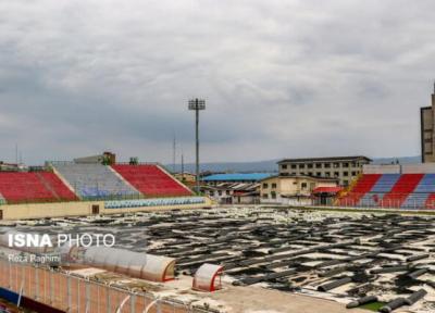 پروژه تعویض چمن استادیوم شهید وطنی همچنان روی هوا